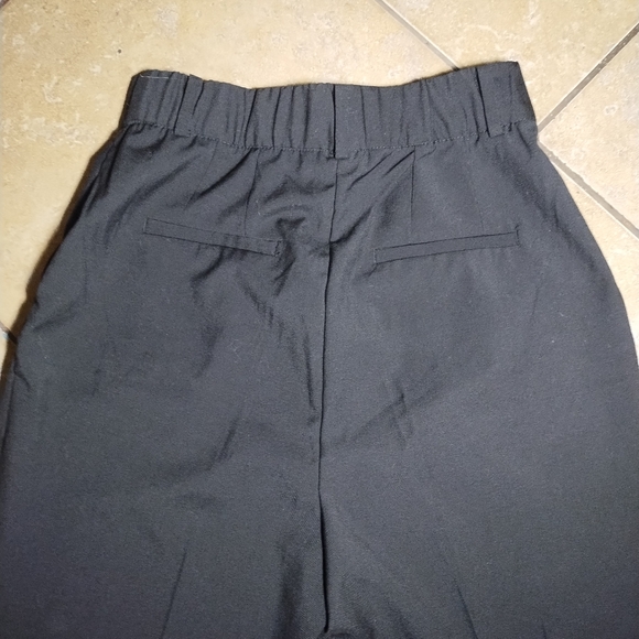 H&M NWT Black High Waisted Pleated Dress Pants Size 6 - Picture 7 of 9